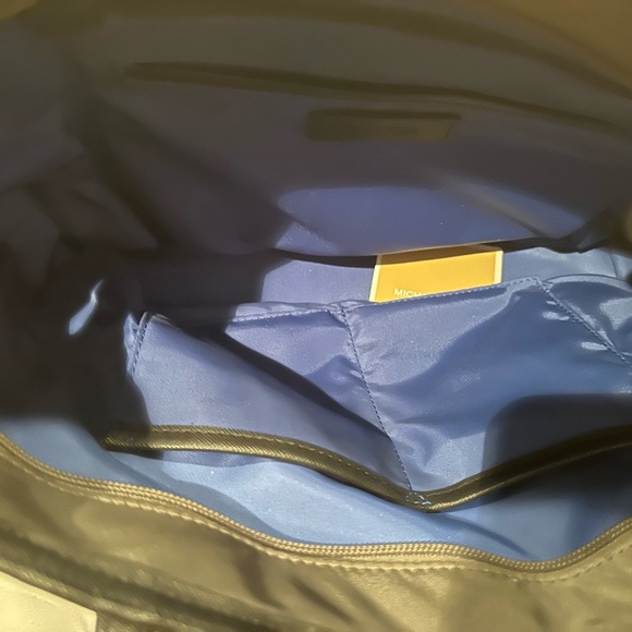 Michael Kors Designer Medium Gray Nylon Shoudler Tote Handbag W/ Outer Pockets - Picture 6 of 13